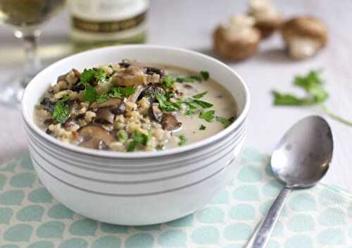 Slow cooker wild rice and mushroom soup