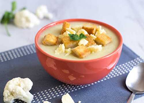 Creamy cauliflower cheese soup