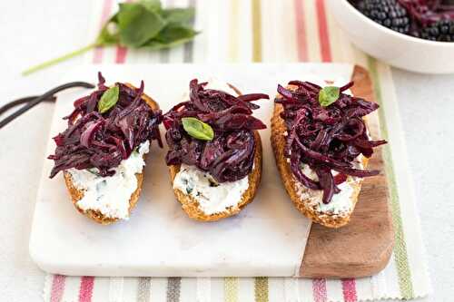 Basil and goat's cheese crostini with balsamic blackberry compote
