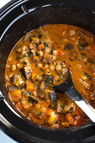 Slow cooker coconut chickpea curry
