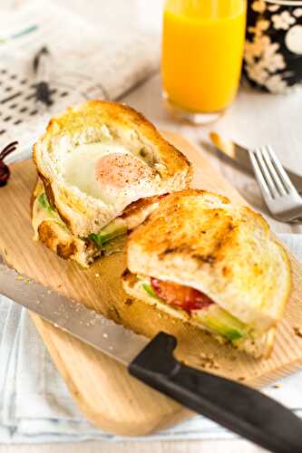 Egg in a hole breakfast sandwiches