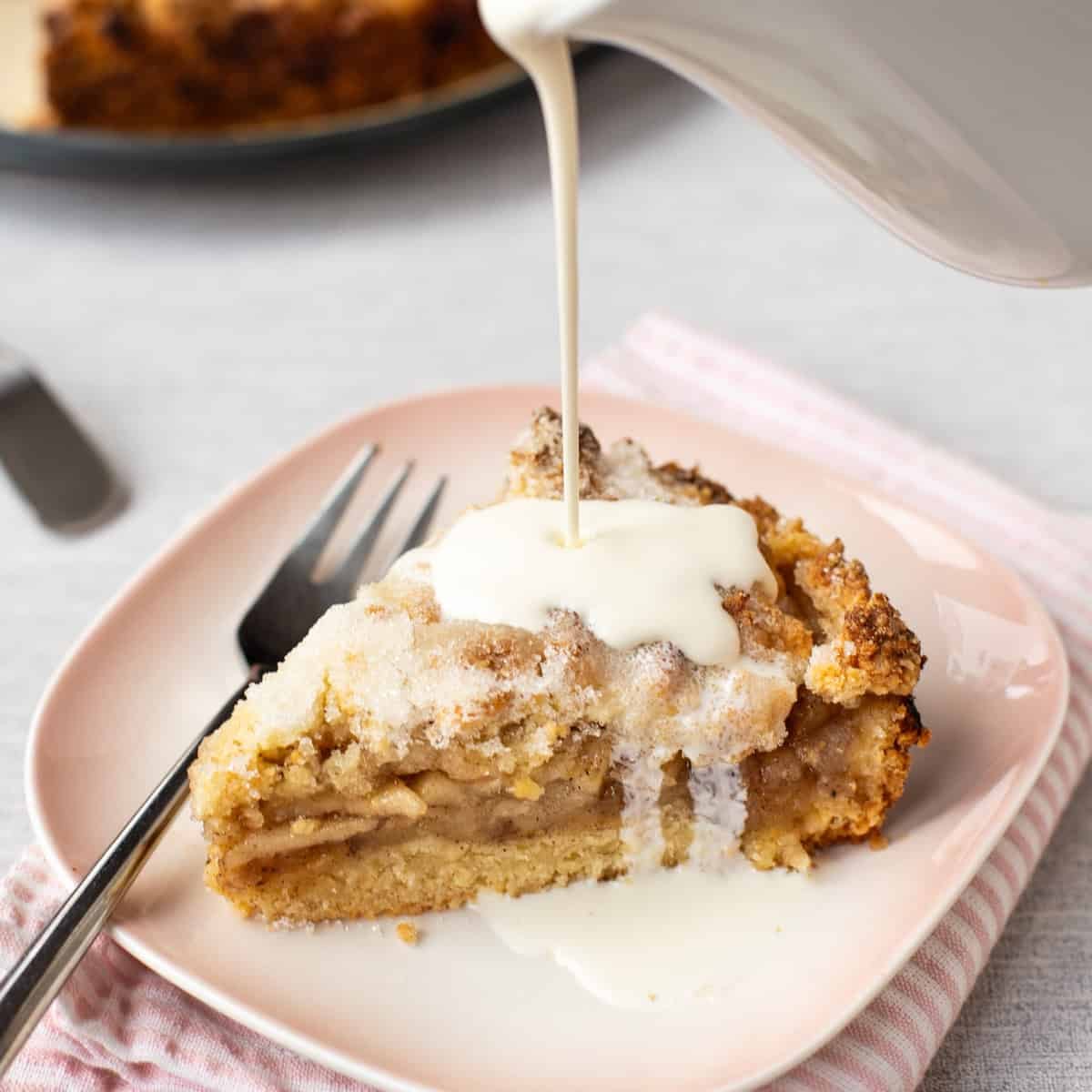 Easy Apple Crumble Cake