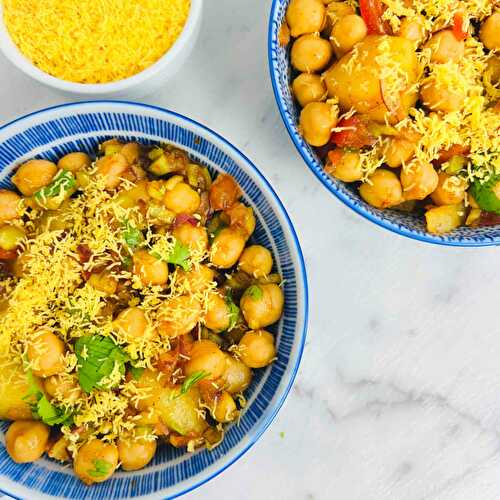 Chana Chaat / Indian Chickpea Salad