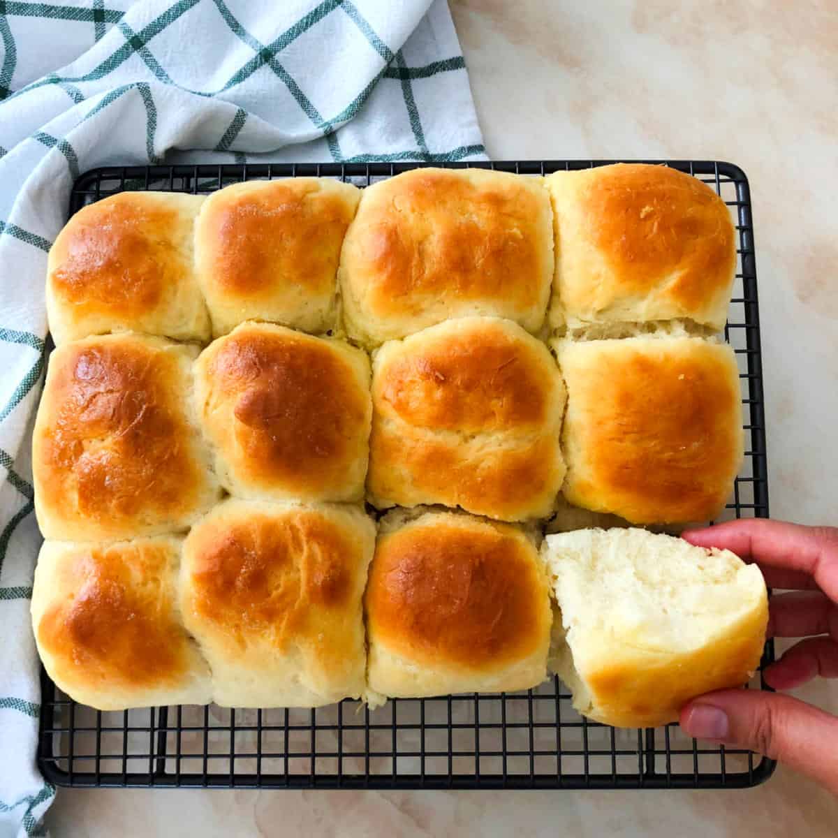 Ladi Pav / Pav Bread (Eggess Dinner Rolls)