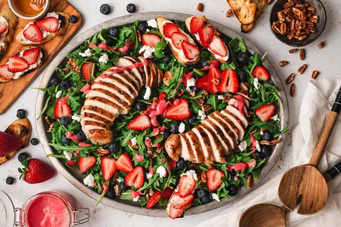 18 Fresh Salad Recipes Everyone Is Making Right Now