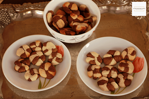 Chocolate and Vanilla Floral Cookies