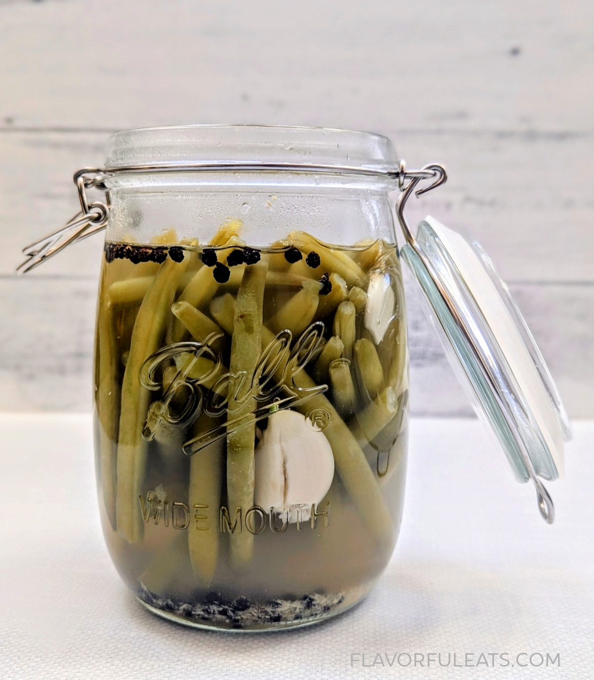 Horseradish Pickled Green Beans