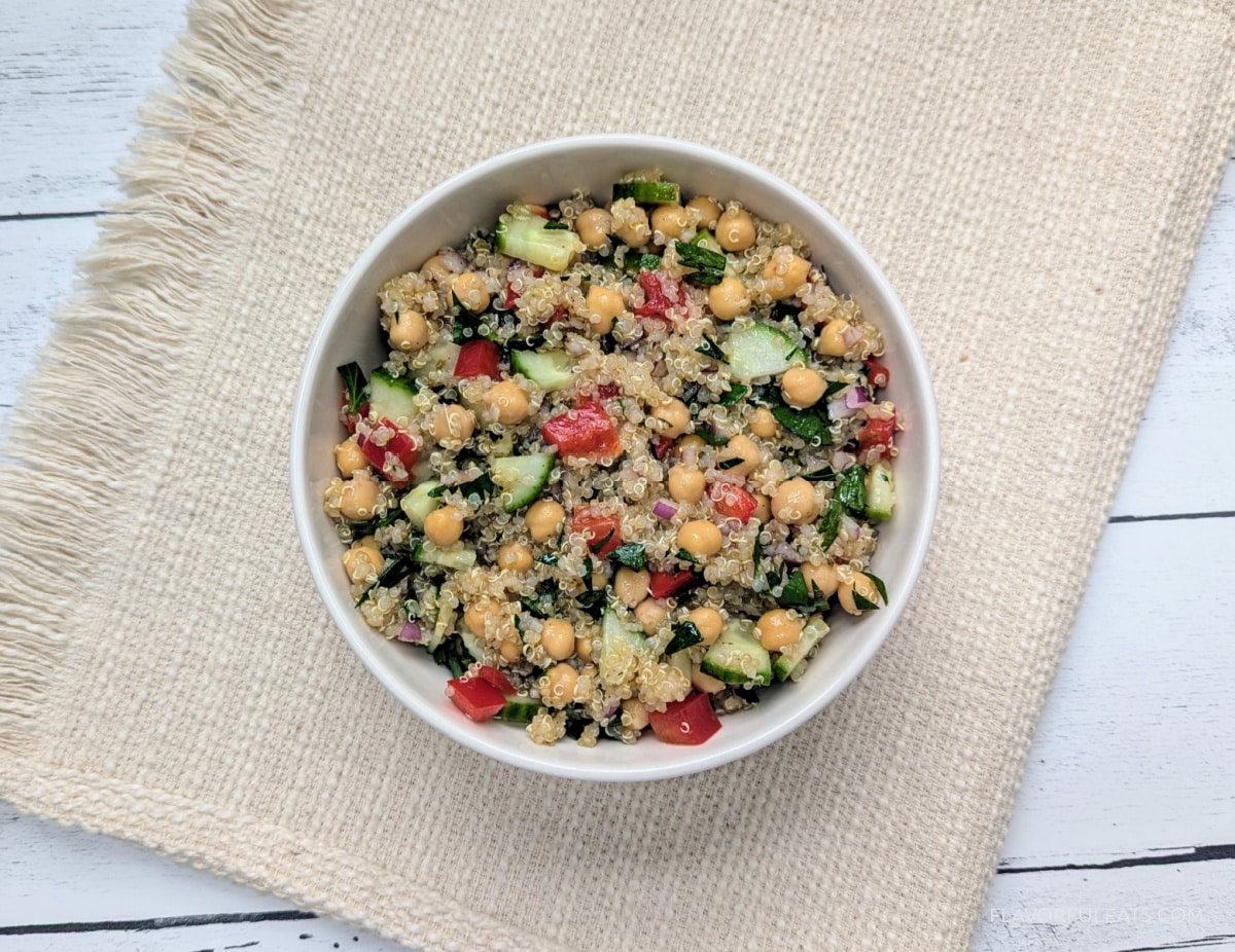 Lemony Quinoa Chickpea Salad