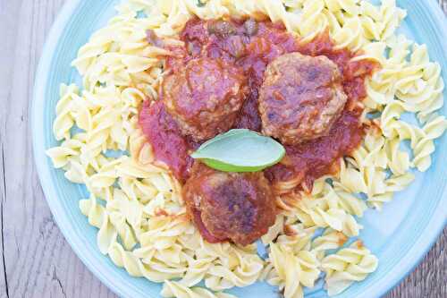 Spicy Pork Mince Meatballs with Basil