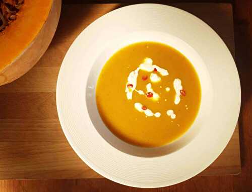 Super Simple Low Carb Pumpkin Soup