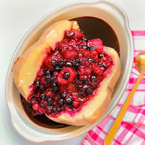 Baked potatoes breakfast with red fruits