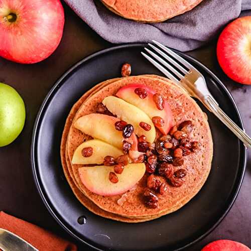 Cornmeal pancakes with apple relish