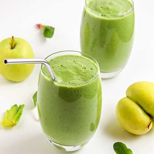 You'll love this healthy green smoothie with apples