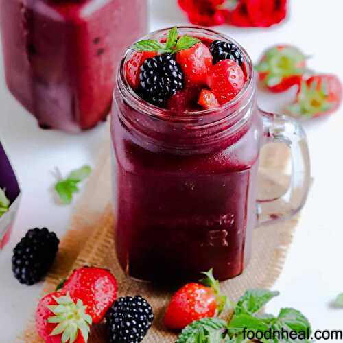 Mixed berry smoothie with brewed tea