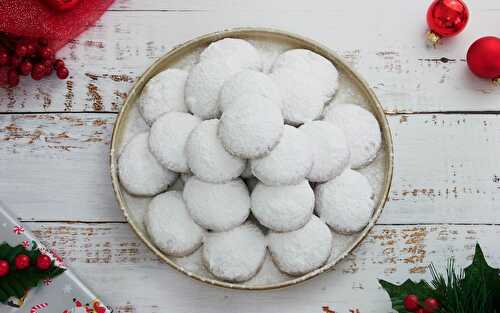 Traditional Kourabiedes Cookies