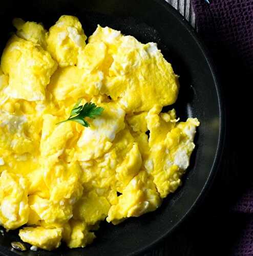 How to Make Perfect Scrambled Eggs - Light & Fluffy
