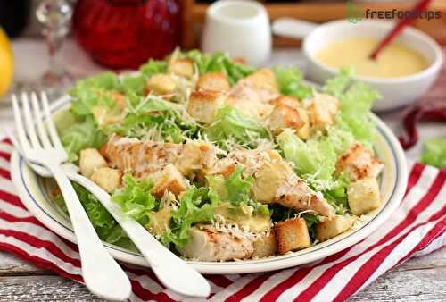 Chicken Caesar Salad with Croutons Recipe | FreeFoodTips.com