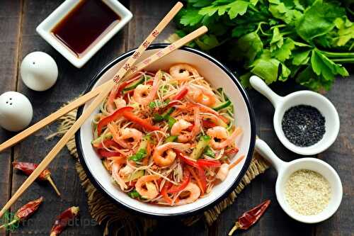 Cold Noodle Salad with Shrimps | FreeFoodTips.com