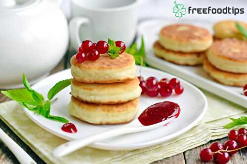 Cottage Cheese Pancakes (Syrniki) Recipe | FreeFoodTips.com