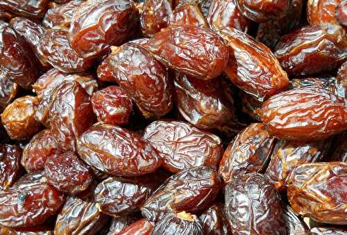 How many whole dates are in a cup? | FreeFoodTips.com