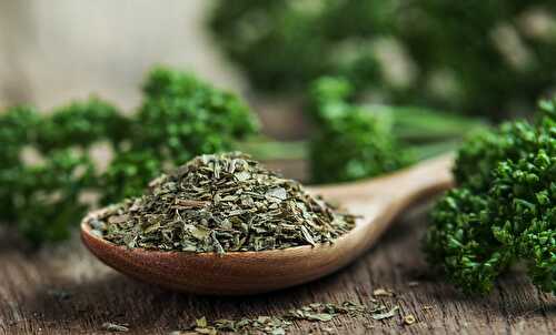 How much dried parsley is in a spoon? | FreeFoodTips.com