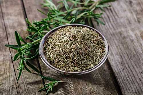 How much dried rosemary is in a spoon | FreeFoodTips.com