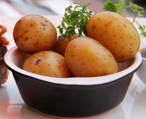 How to boil whole potatoes with skin on | FreeFoodTips.com