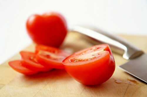 How to measure  sliced/chopped tomatoes | FreeFoodTips.com