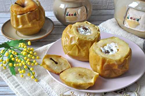 Oven Baked Apples with Cottage Cheese  | FreeFoodTips.com