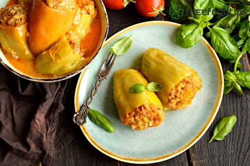 Stuffed Bell Peppers with Ground Beef | FreeFoodTips.com