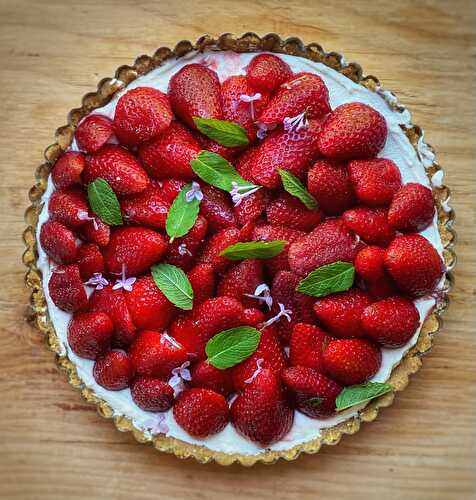 Strawberry Pie with Crème Fraîche and Butter Cookie Pie Crust