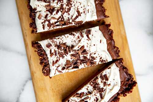 No-Bake Vegan Chocolate Pudding Tart (Gluten Free, Naturally Sweetened)