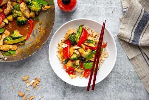 How to Make a Healthy Stir Fry with Any Veggies & Protein!
