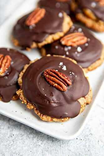 The BEST Vegan Chocolate Turtles