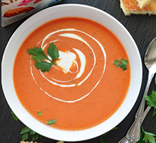 Easy Keto Tomato Soup Recipe {Low Carb, Creamy, Flavorful}