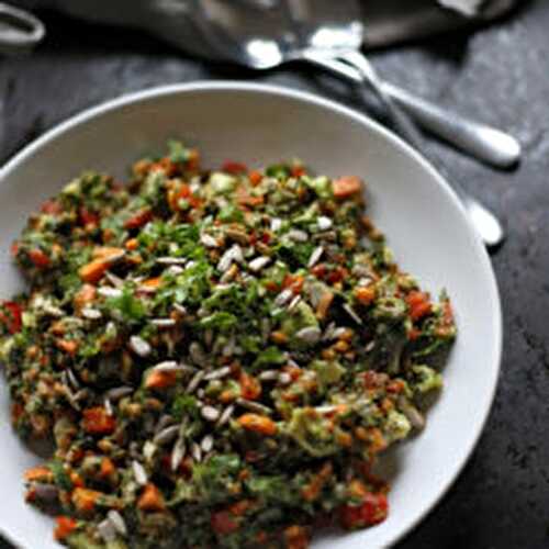 Spelt Salad with Spinach, Avocado, Bell Pepper and Carrot