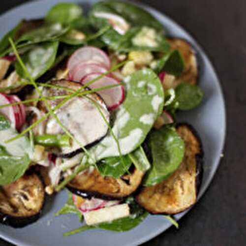 Spinach Salad with Aubergines and Cashew Dressing