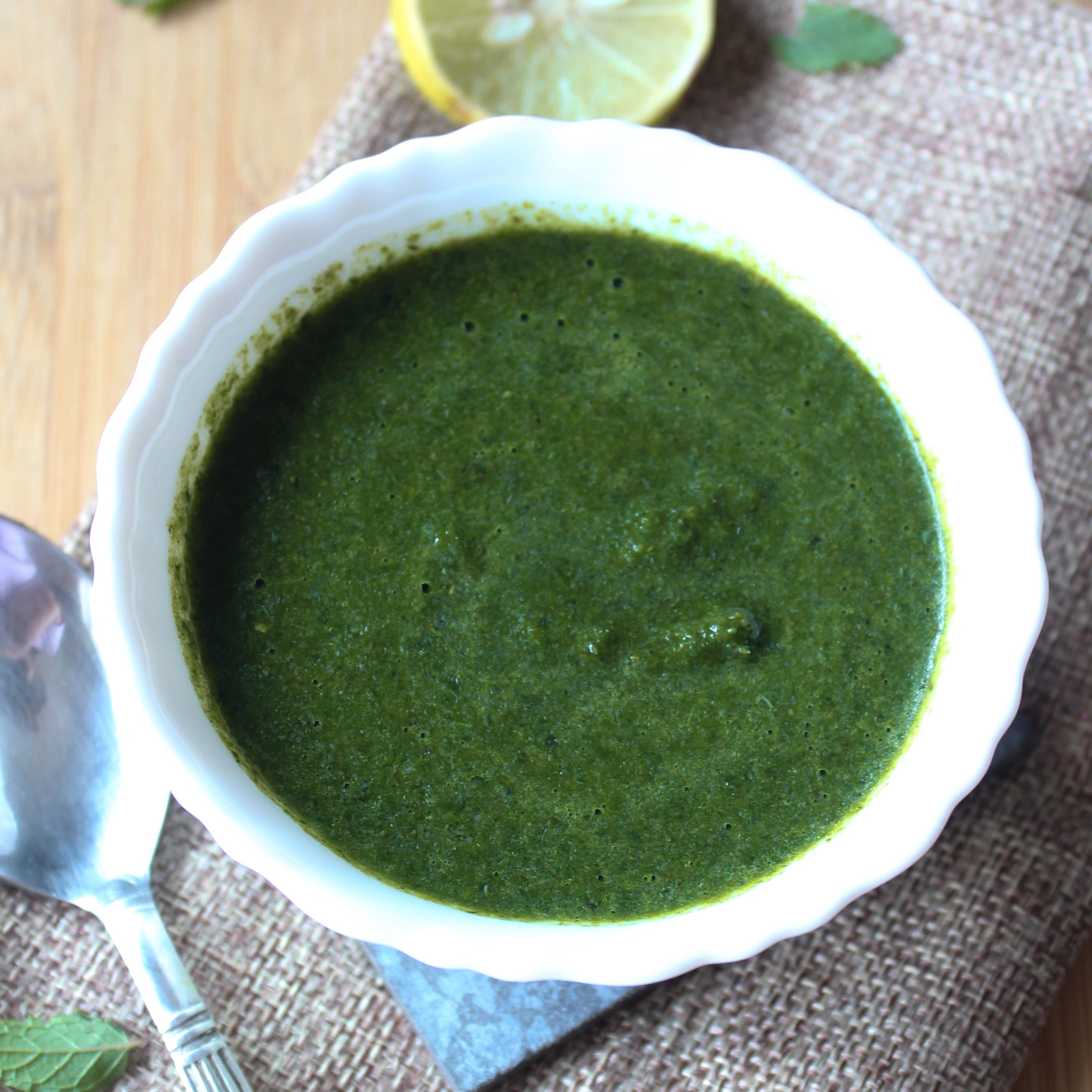 Green chutney | Hari chutney | Mint chutney | Chutney recipe for sandwiches and chaats