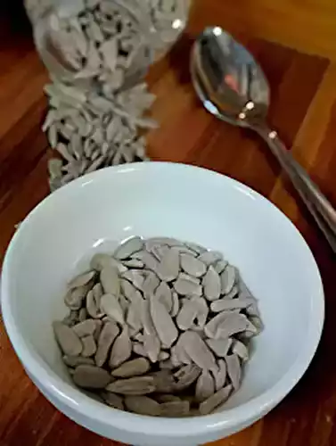 Sunflower seeds benefits for females and males | Nutrition uses and side effects