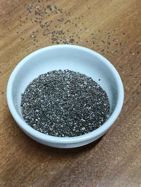 Ultimate Guide to Chia Seeds: Benefits, Nutrition & How to Use