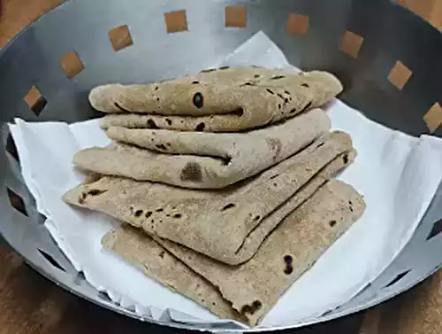 How Many Calories in 1 Roti? Nutrition, Protein & Rice Comparison