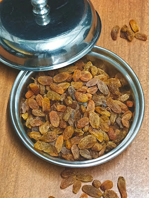 Kismis Khane ke Fayde: Benefits, Taseer, Calories — A Chef's Complete Guide