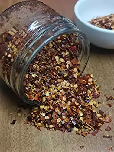 Chilli Flakes: Complete Guide to Types, Uses, Heat Levels & Storage