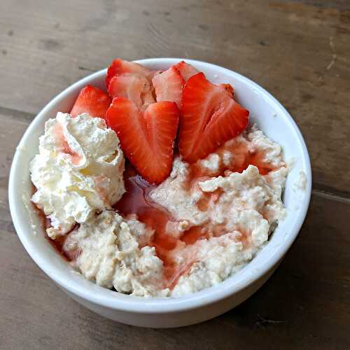 Egg White Oatmeal with Strawberries and Cream