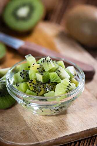 How To Cut A Kiwi? - Healthier Steps