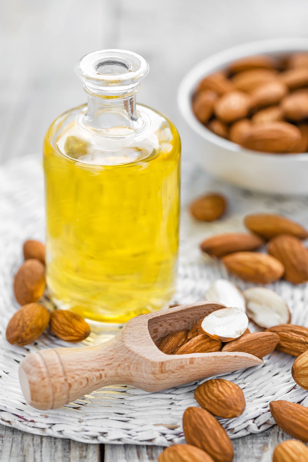 8 Benefits of Almond Oil for Face