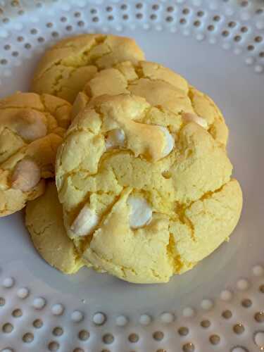 Lemon Cookies with White Chocolate