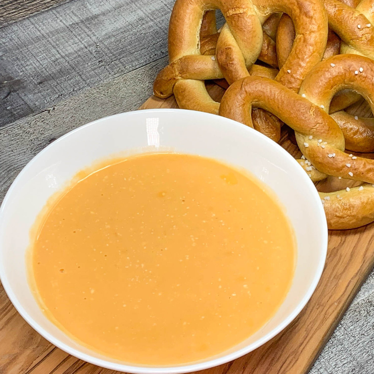 Creamy Beer Cheese Dip