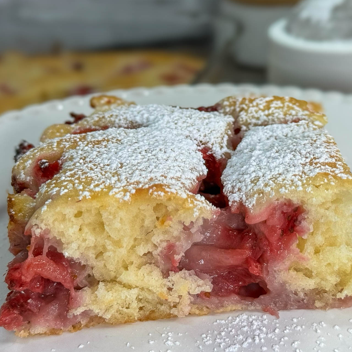 Easy Strawberry Cobbler