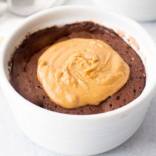1 Minute Chocolate Peanut Butter Protein Mug Cake